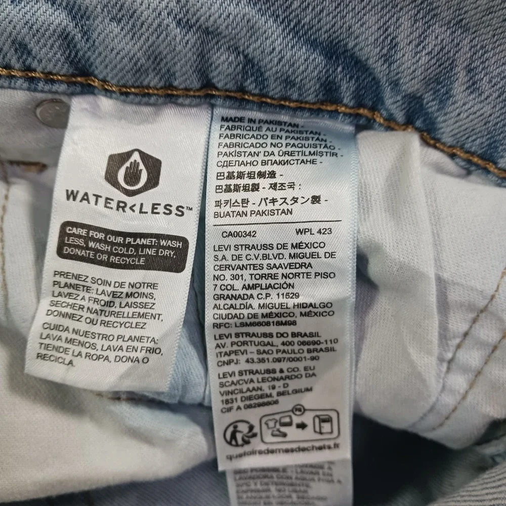 Levis there discrepancy